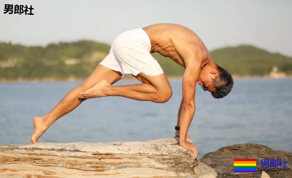 与陈冠希老爸关系匪浅！初代健身名媛朱晓辉，竟会这些高难度姿势 - 51虹马