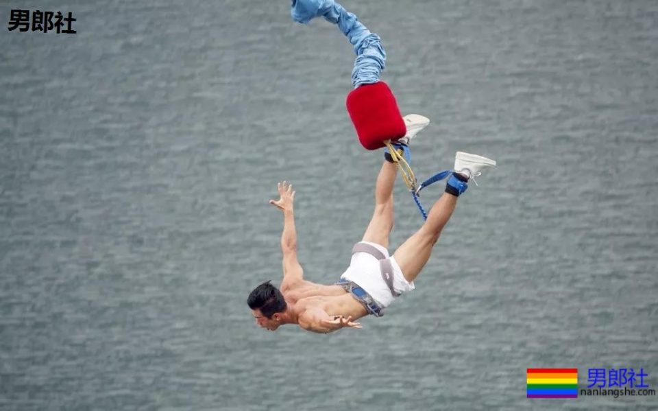 与陈冠希老爸关系匪浅！初代健身名媛朱晓辉，竟会这些高难度姿势 - 51虹马