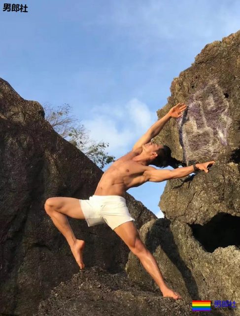 与陈冠希老爸关系匪浅！初代健身名媛朱晓辉，竟会这些高难度姿势 - 51虹马