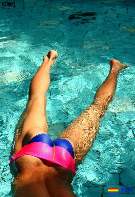 与陈冠希老爸关系匪浅！初代健身名媛朱晓辉，竟会这些高难度姿势 - 51虹马