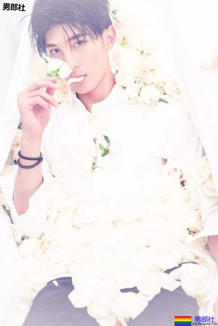 192腹肌大长腿撑起整部剧!网友:别让他穿衣服了! - 51虹马 192腹肌大长腿撑起整部剧!网友:别让他穿衣服了! - 51虹马