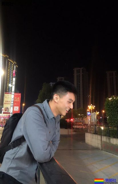 00后高大体院校草，鼻子又大又挺，果然发堉不错！ - 51虹马