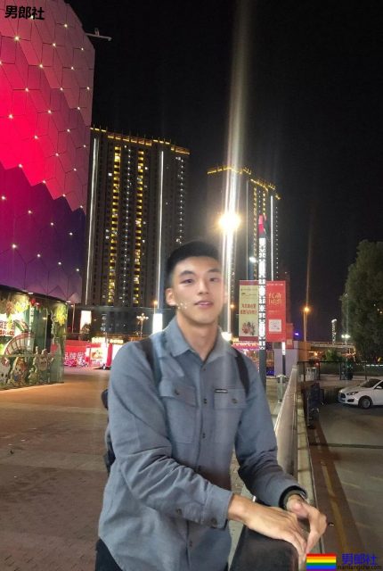 00后高大体院校草，鼻子又大又挺，果然发堉不错！ - 51虹马