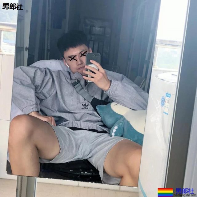 00后高大体院校草，鼻子又大又挺，果然发堉不错！ - 51虹马