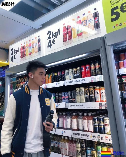 00后高大体院校草，鼻子又大又挺，果然发堉不错！ - 51虹马