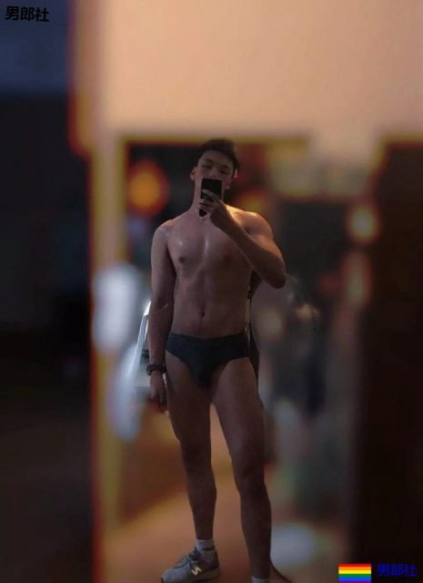 00后高大体院校草，鼻子又大又挺，果然发堉不错！ - 51虹马