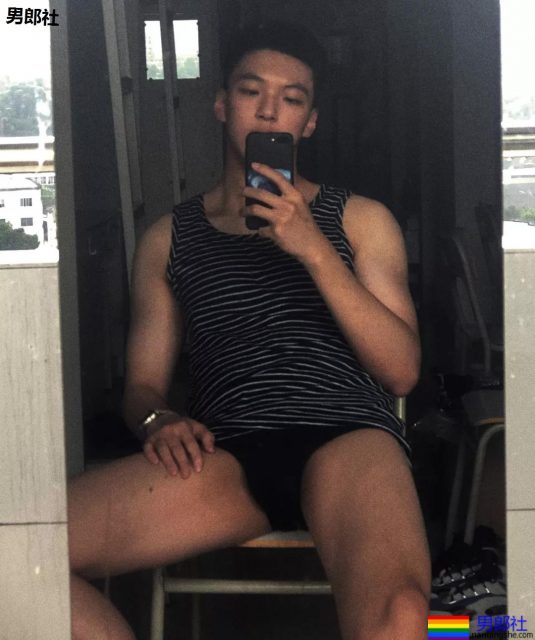 00后高大体院校草，鼻子又大又挺，果然发堉不错！ - 51虹马