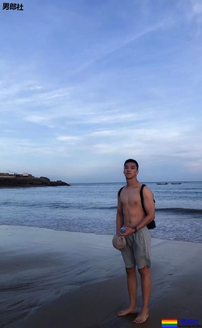 00后高大体院校草，鼻子又大又挺，果然发堉不错！ - 51虹马