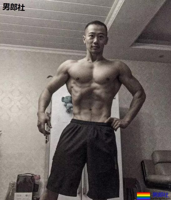 正装空勤爷们肌肉太“硬”了,浴巾都遮不住人鱼线翘臀 - 51虹马 正装空勤爷们肌肉太“硬”了,浴巾都遮不住人鱼线翘臀 - 51虹马