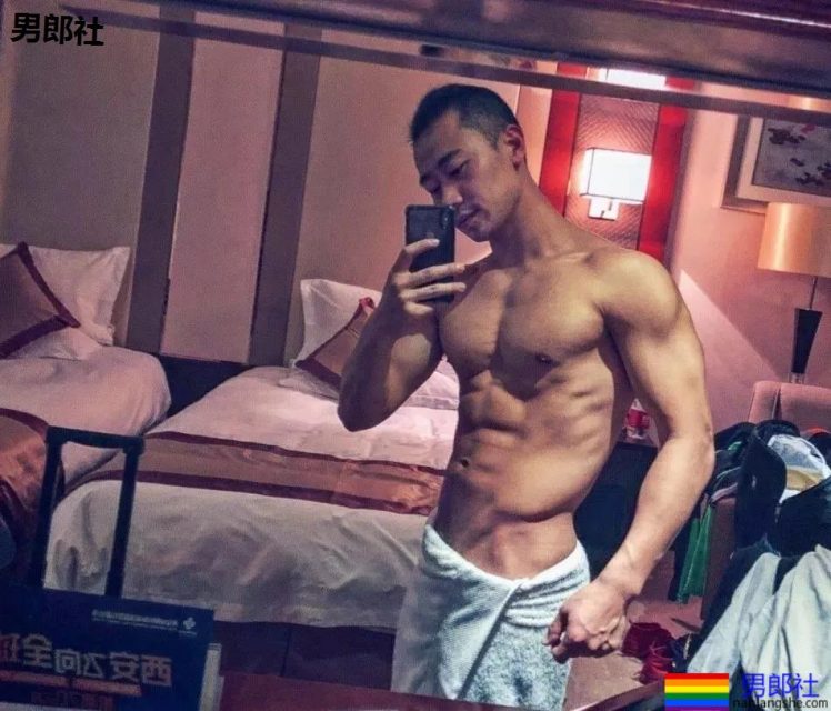 正装空勤爷们肌肉太“硬”了,浴巾都遮不住人鱼线翘臀 - 51虹马 正装空勤爷们肌肉太“硬”了,浴巾都遮不住人鱼线翘臀 - 51虹马