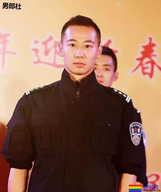 正装空勤爷们肌肉太“硬”了,浴巾都遮不住人鱼线翘臀 - 51虹马 正装空勤爷们肌肉太“硬”了,浴巾都遮不住人鱼线翘臀 - 51虹马