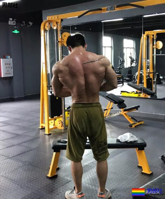 当中国小哥哥脱光衣服，让你忘掉那个国外巨无霸！ - 51虹马