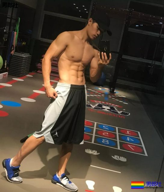 当中国小哥哥脱光衣服，让你忘掉那个国外巨无霸！ - 51虹马