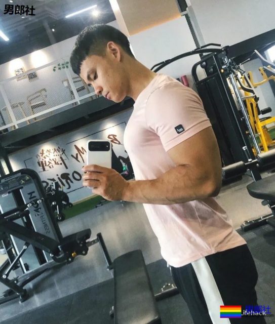 当中国小哥哥脱光衣服，让你忘掉那个国外巨无霸！ - 51虹马