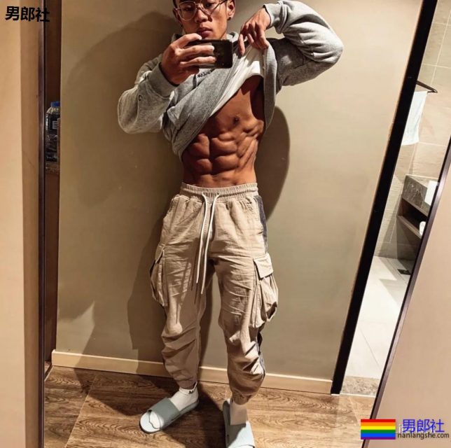 当中国小哥哥脱光衣服，让你忘掉那个国外巨无霸！ - 51虹马