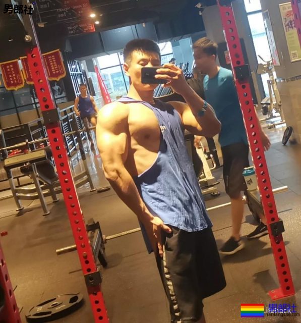 当中国小哥哥脱光衣服，让你忘掉那个国外巨无霸！ - 51虹马