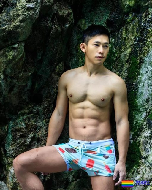 肌肉私教写真被指货不对板！真相是那里太扁了 - 51虹马