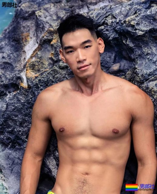 肌肉私教写真被指货不对板！真相是那里太扁了 - 51虹马