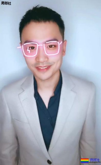 正装这样穿成这样躺在沙发上,西裤太修身太贴了 - 51虹马 正装这样穿成这样躺在沙发上,西裤太修身太贴了 - 51虹马