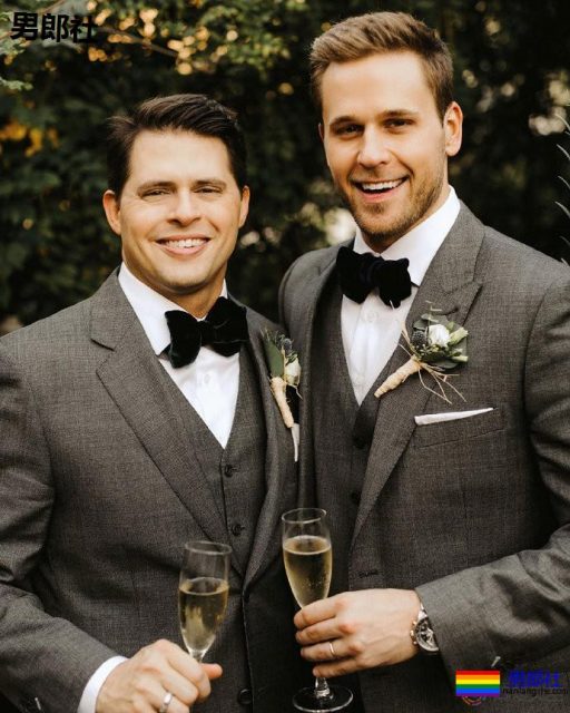 《年轻一代》男演员及其老公即将升为人父 - 51虹马 《年轻一代》男演员及其老公即将升为人父 - 51虹马