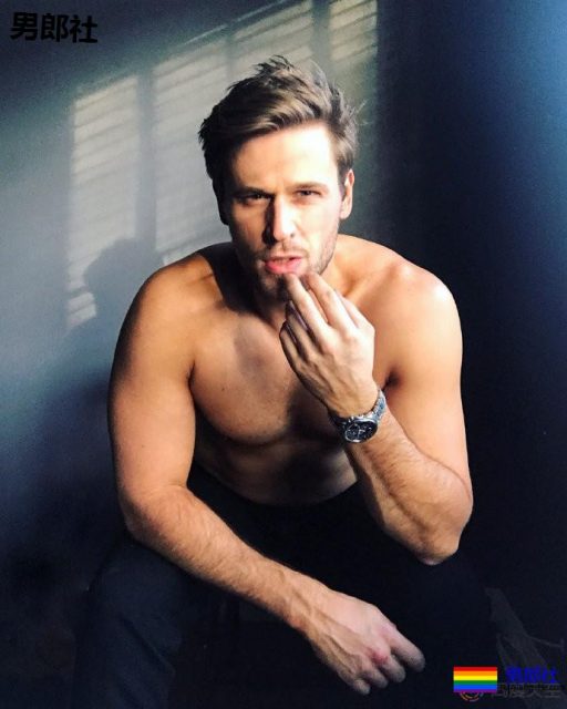 《年轻一代》男演员及其老公即将升为人父 - 51虹马 《年轻一代》男演员及其老公即将升为人父 - 51虹马