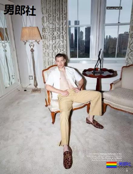 寸头肌肉大胸肌的男星Brian，在《Attitude》中出柜了！ - 51虹马