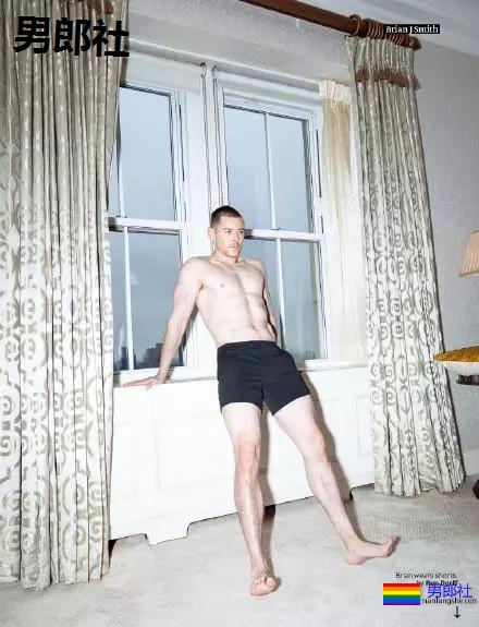寸头肌肉大胸肌的男星Brian，在《Attitude》中出柜了！ - 51虹马
