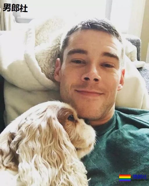 寸头肌肉大胸肌的男星Brian，在《Attitude》中出柜了！ - 51虹马