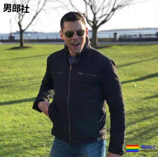 寸头肌肉大胸肌的男星Brian，在《Attitude》中出柜了！ - 51虹马