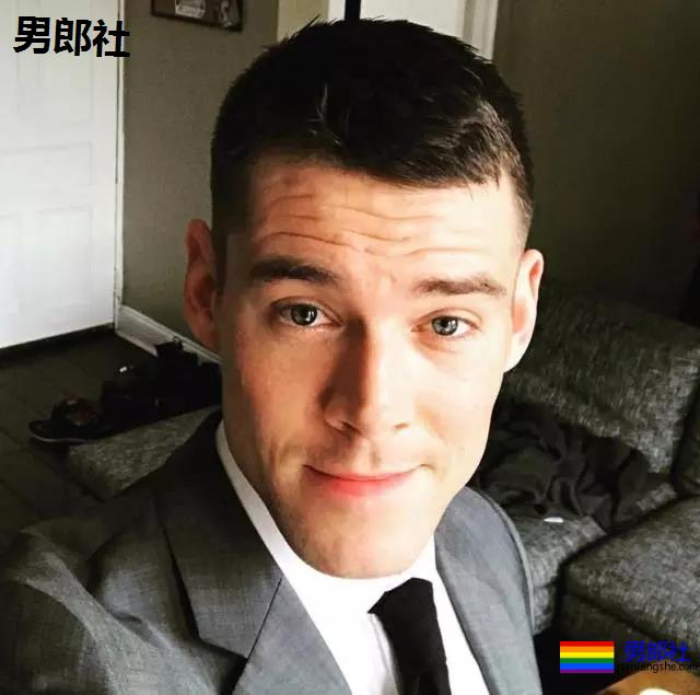 寸头肌肉大胸肌的男星Brian，在《Attitude》中出柜了！ - 51虹马