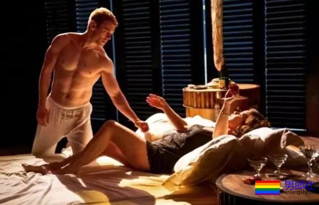 寸头肌肉大胸肌的男星Brian，在《Attitude》中出柜了！ - 51虹马