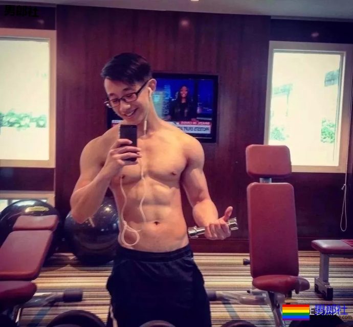 斯文正装男脱掉衣服后,简直吓呆了! - 51虹马 斯文正装男脱掉衣服后,简直吓呆了! - 51虹马