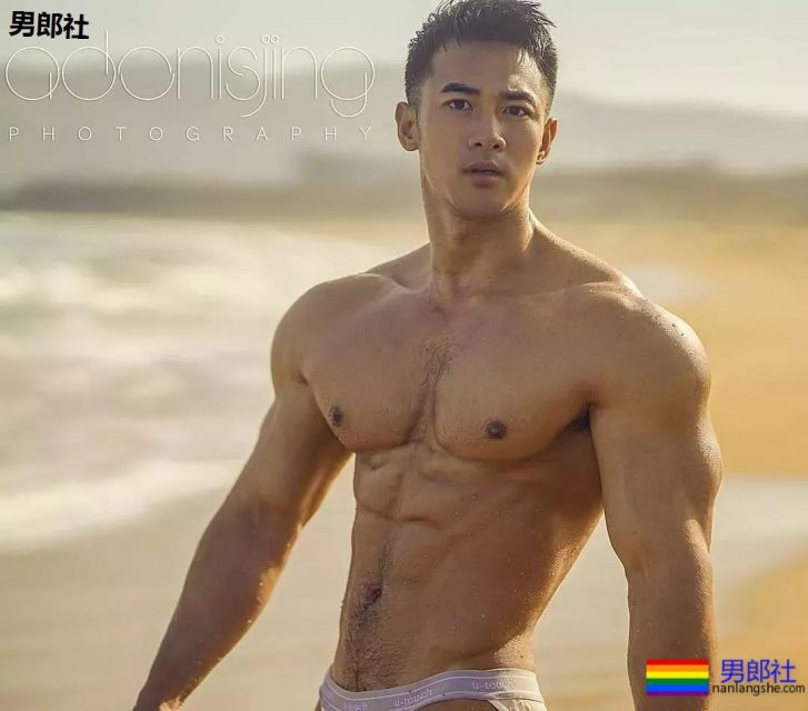 陈伟霆开车"可前可后"，黄景瑜紧身衣秀身材！还有这些狼狗腰腱子肉天菜！ - 51虹马