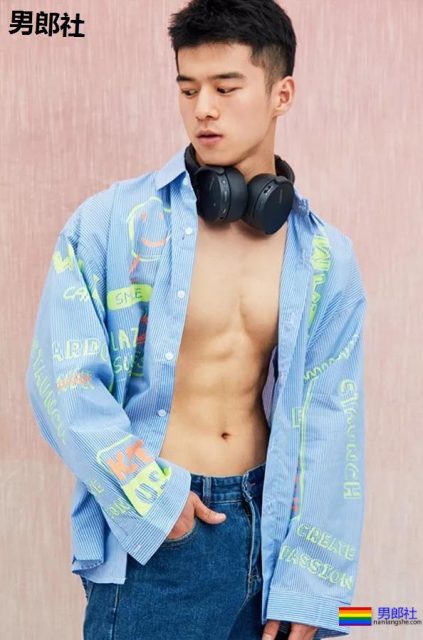 金主随便翻牌小狼狗!?肌肉男模的性感大戏,你愿意为谁买单?-51虹马