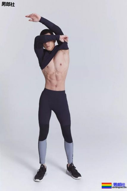 金主随便翻牌小狼狗!?肌肉男模的性感大戏，你愿意为谁买单？ - 51虹马