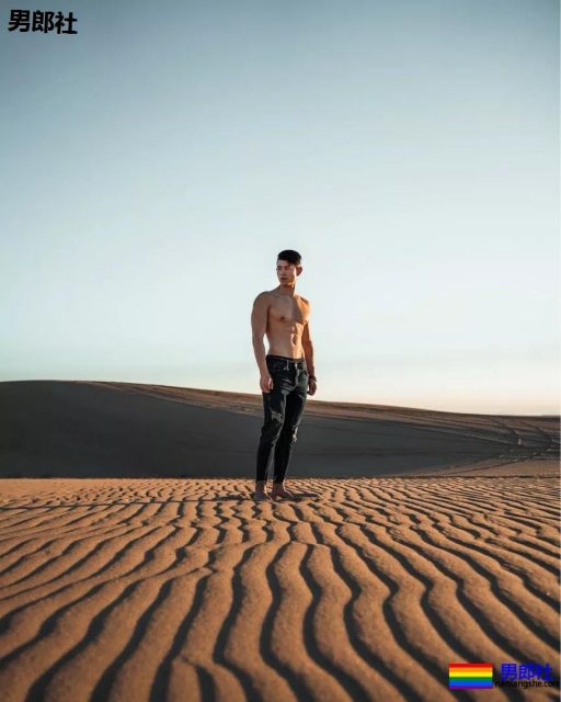 金主随便翻牌小狼狗!?肌肉男模的性感大戏，你愿意为谁买单？ - 51虹马