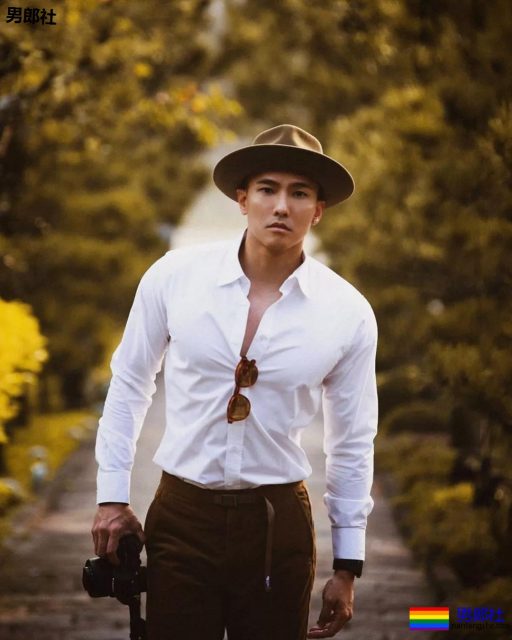 传闻下海拍G片,红楼梦一夜爆红的肌肉男,八块腹肌舔屏。被爆是青峰的前男友? - 51虹马 传闻下海拍G片,红楼梦一夜爆红的肌肉男,八块腹肌舔屏。被爆是青峰的前男友? - 51虹马