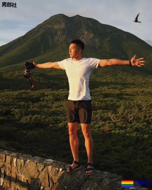 传闻下海拍G片,红楼梦一夜爆红的肌肉男,八块腹肌舔屏。被爆是青峰的前男友? - 51虹马 传闻下海拍G片,红楼梦一夜爆红的肌肉男,八块腹肌舔屏。被爆是青峰的前男友? - 51虹马