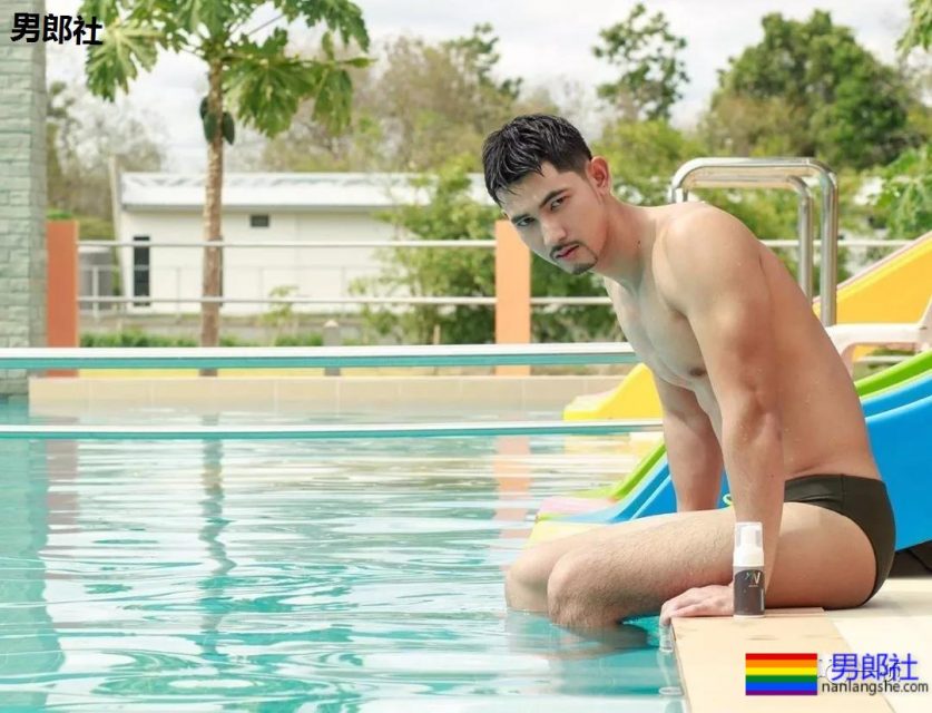 国民校草酒吧遭日本片星探搭讪，如今终拍片 - 51虹马