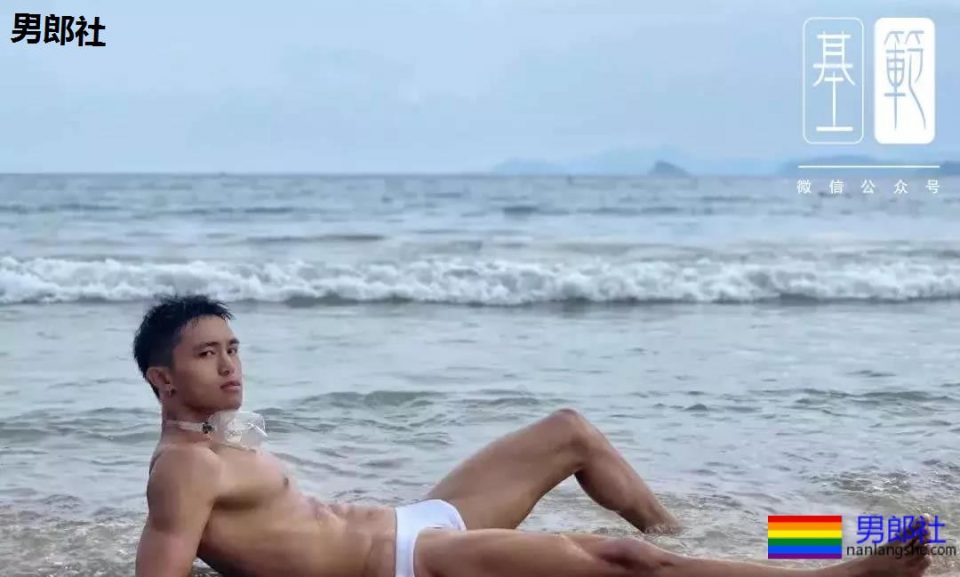 纹身 | 花臂大肌拍大片！浴室湿身包很大！ - 51虹马