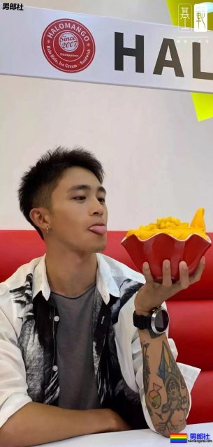 纹身 | 花臂大肌拍大片！浴室湿身包很大！ - 51虹马