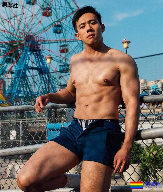 裤裆"跑火车"的ManBoy,野外拍摄激情大片,So Big! - 51虹马 裤裆"跑火车"的ManBoy,野外拍摄激情大片,So Big! - 51虹马