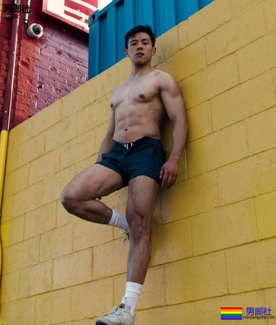 裤裆"跑火车"的ManBoy,野外拍摄激情大片,So Big! - 51虹马 裤裆"跑火车"的ManBoy,野外拍摄激情大片,So Big! - 51虹马