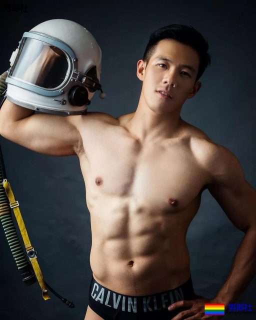 裤裆"跑火车"的ManBoy,野外拍摄激情大片,So Big! - 51虹马 裤裆"跑火车"的ManBoy,野外拍摄激情大片,So Big! - 51虹马