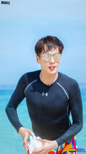 被于正看好的体育生和西装跪小生同台！还有胸肌比翘臀还Q弹的张若昀！ - 51虹马