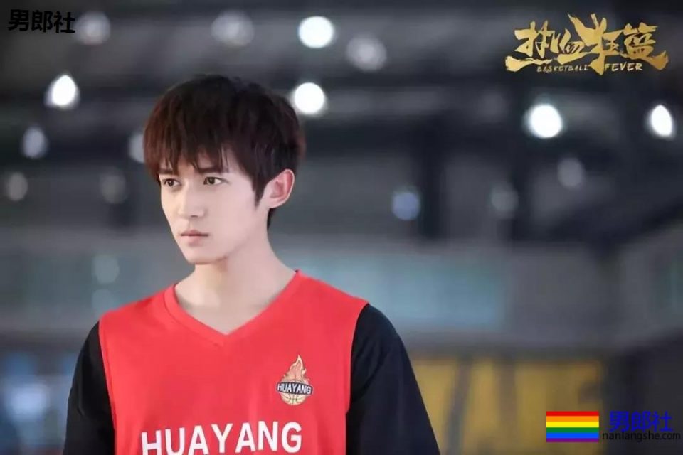 被于正看好的体育生和西装跪小生同台！还有胸肌比翘臀还Q弹的张若昀！ - 51虹马