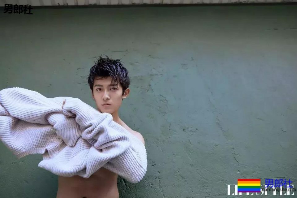 被于正看好的体育生和西装跪小生同台！还有胸肌比翘臀还Q弹的张若昀！ - 51虹马