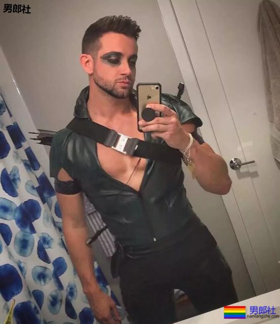 万圣节已经被这些肌肉男玩坏了... - 51虹马 万圣节已经被这些肌肉男玩坏了... - 51虹马