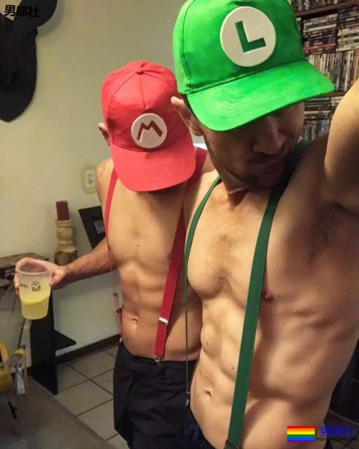 万圣节已经被这些肌肉男玩坏了... - 51虹马 万圣节已经被这些肌肉男玩坏了... - 51虹马