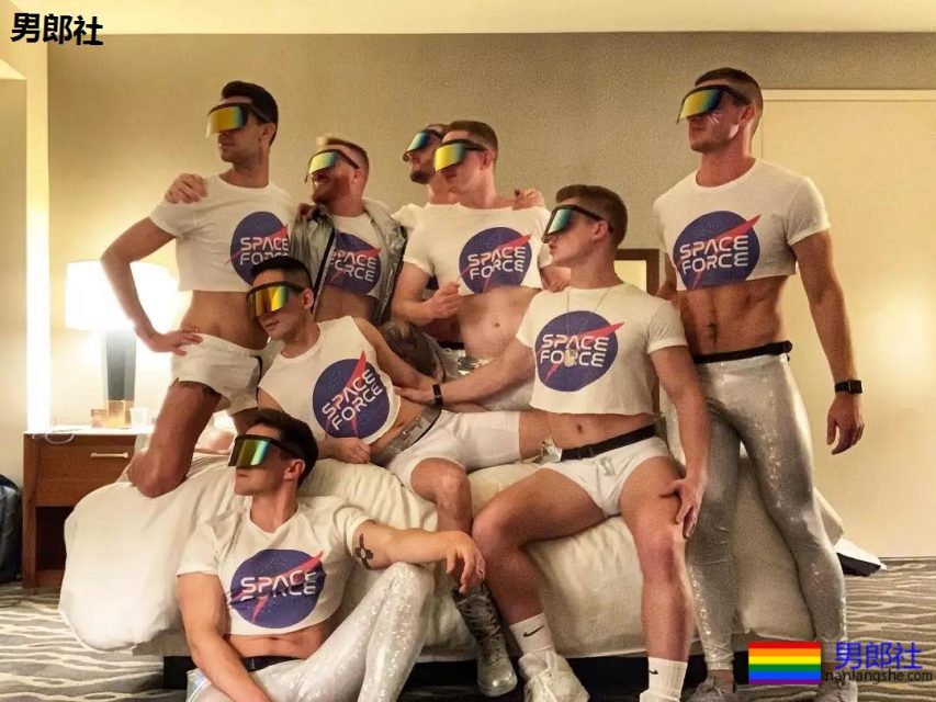 万圣节已经被这些肌肉男玩坏了... - 51虹马 万圣节已经被这些肌肉男玩坏了... - 51虹马